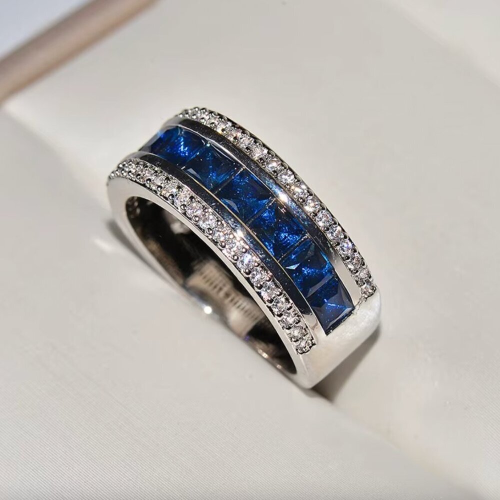 NEW 18k White Gold Blue Sapphire Diamond Ring Band